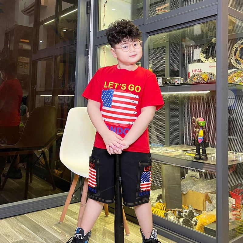 Bộ kaki bé trai hình lá cờ
