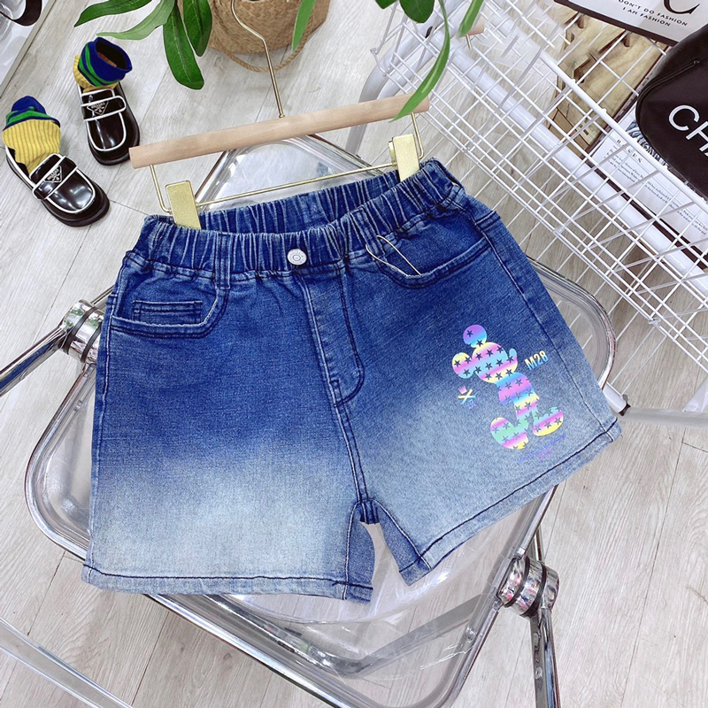 Quần short jean bé gái mickey
