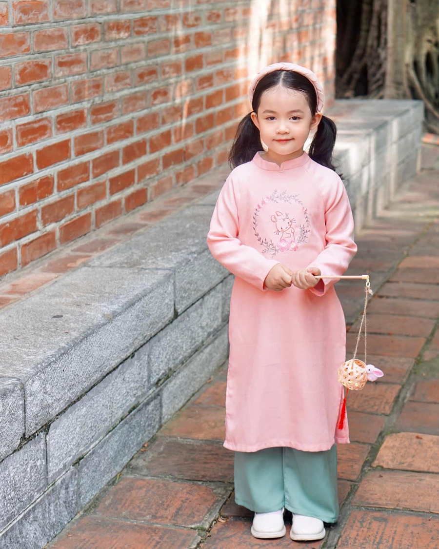 Bộ áo dài bé gái hình thỏ