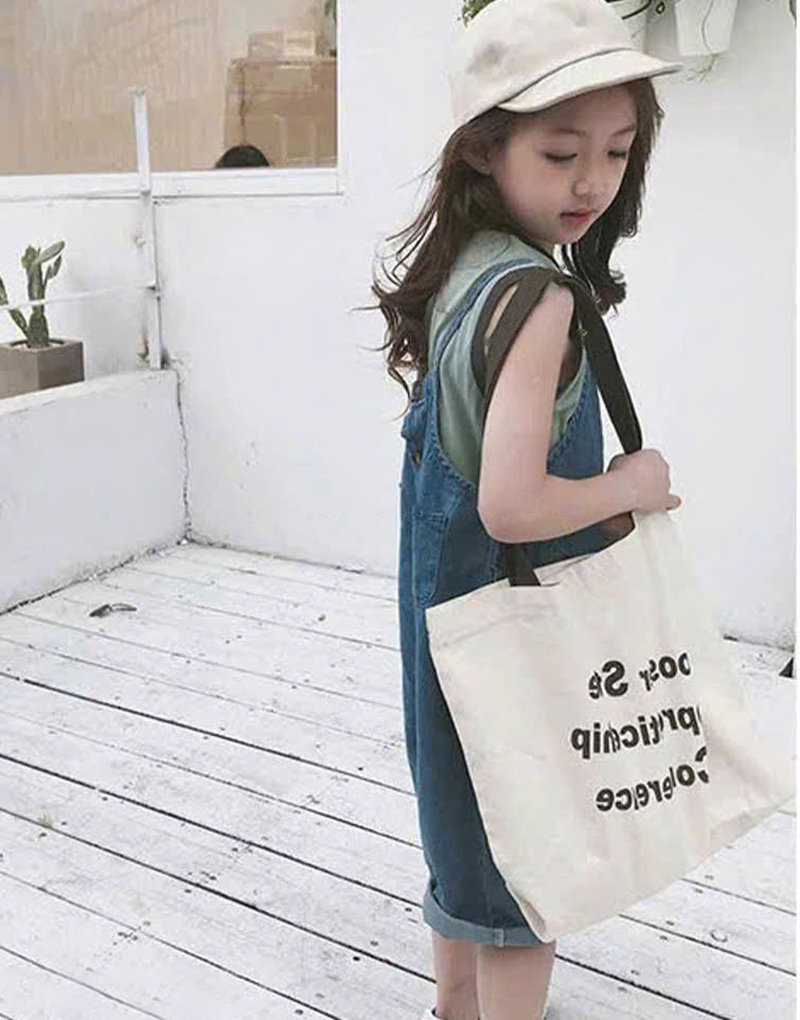 Set yếm jean bé gái quần ngố