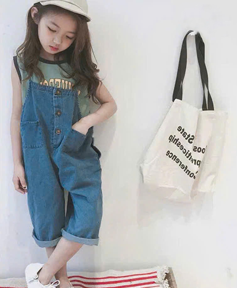 Set yếm jean bé gái quần ngố
