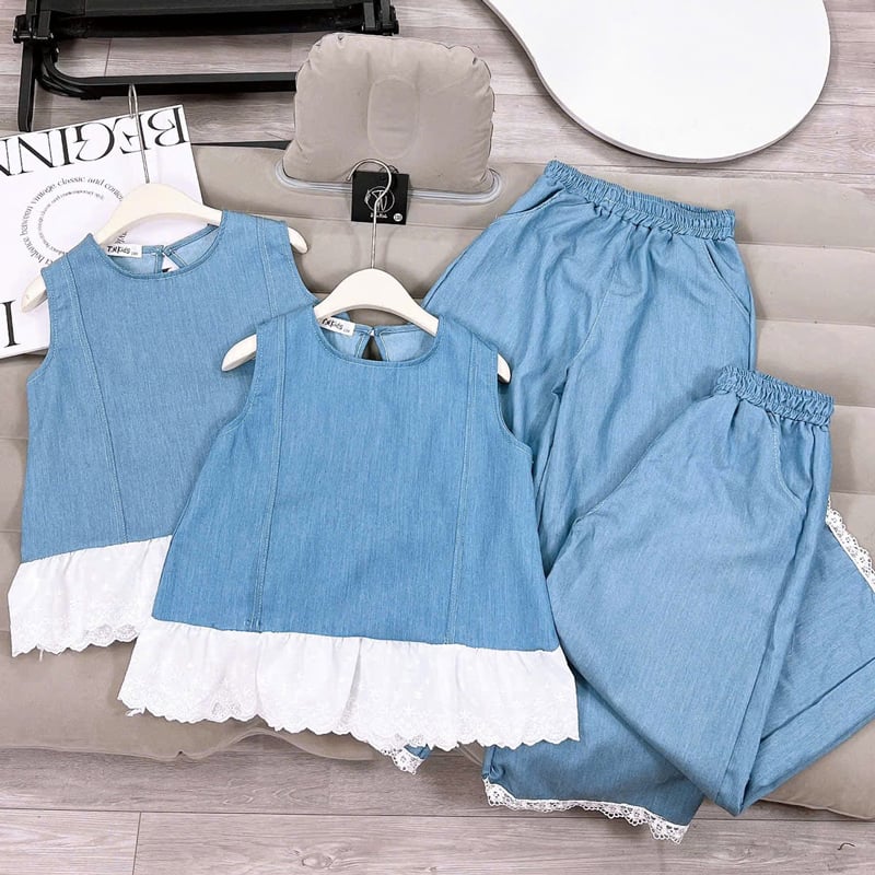 Bộ jean giấy bé gái phối ren