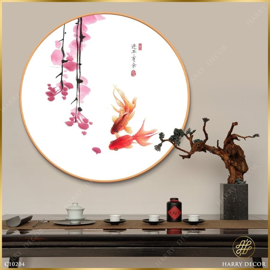  Tranh Tròn Đôi Cá Vàng Ngậm Cánh Hoa C10204 