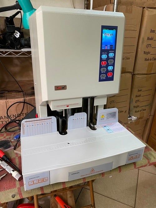  Máy khoan chứng từ sử dụng ống nhựa HT-70 