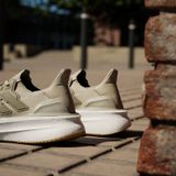 Giày chạy bộ Nữ ULTRABOOST 5 W
