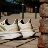 Giày chạy bộ Nữ ULTRABOOST 5 W