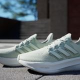 Giày chạy bộ Nữ ULTRABOOST 5 W