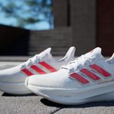 Giày chạy bộ Nữ ULTRABOOST 5 W