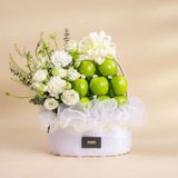  Giỏ Táo Xanh Và Hoa Sen Tone Trắng Thanh Lịch - GIAO NỘI THÀNH TPHCM 