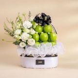  Giỏ Táo Xanh Và Hoa Sen Tone Trắng Thanh Lịch - GIAO NỘI THÀNH TPHCM 