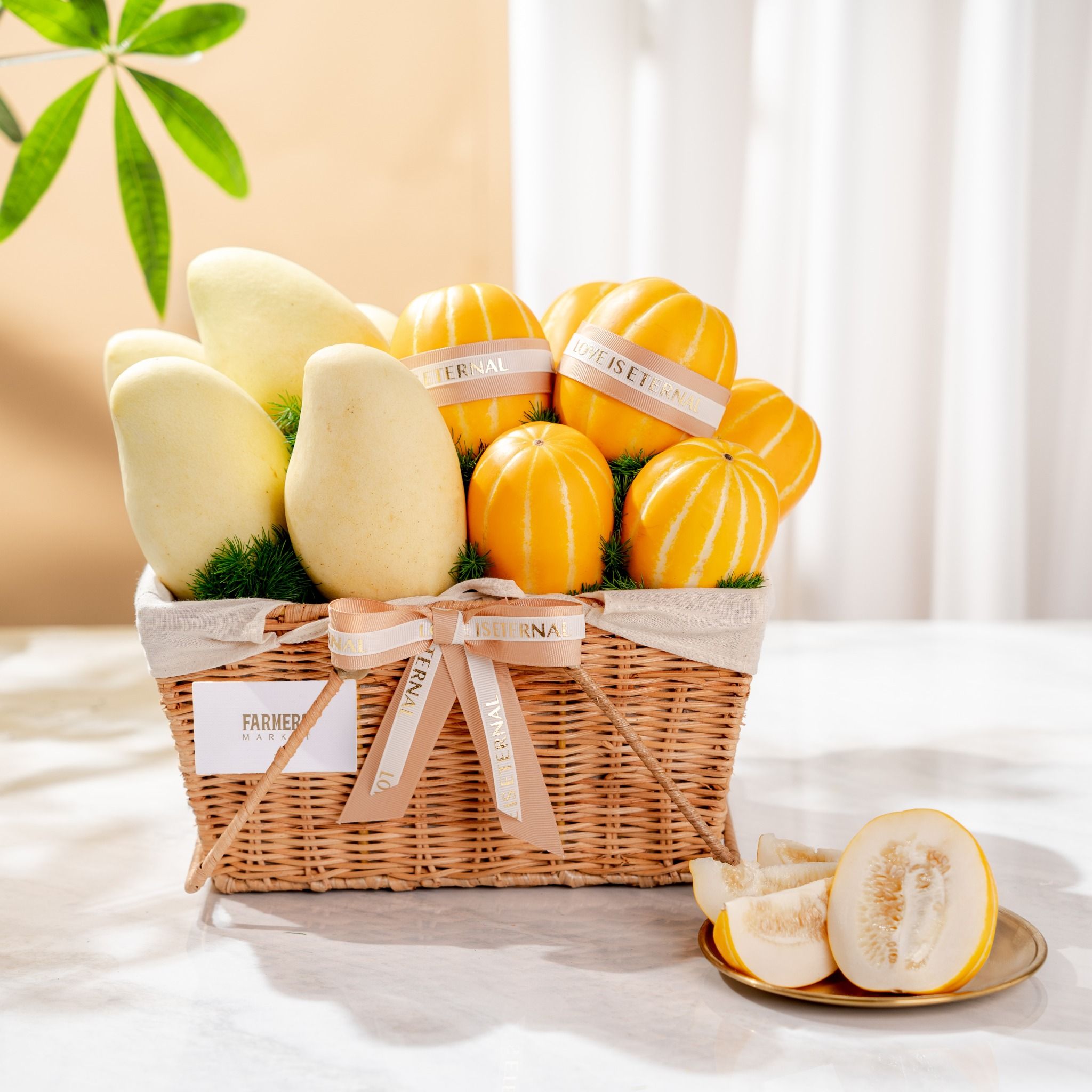  Giỏ Quà Dưa Lê Hàn Quốc và Xoài Cát Chu Thanh Lịch - GIAO NỘI THÀNH TPHCM 