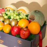  Giỏ Quà Trái Cây Và Hạt Điều Tone Xanh Đen Tinh Tế - GIAO HÀNG NỘI THÀNH HCM 