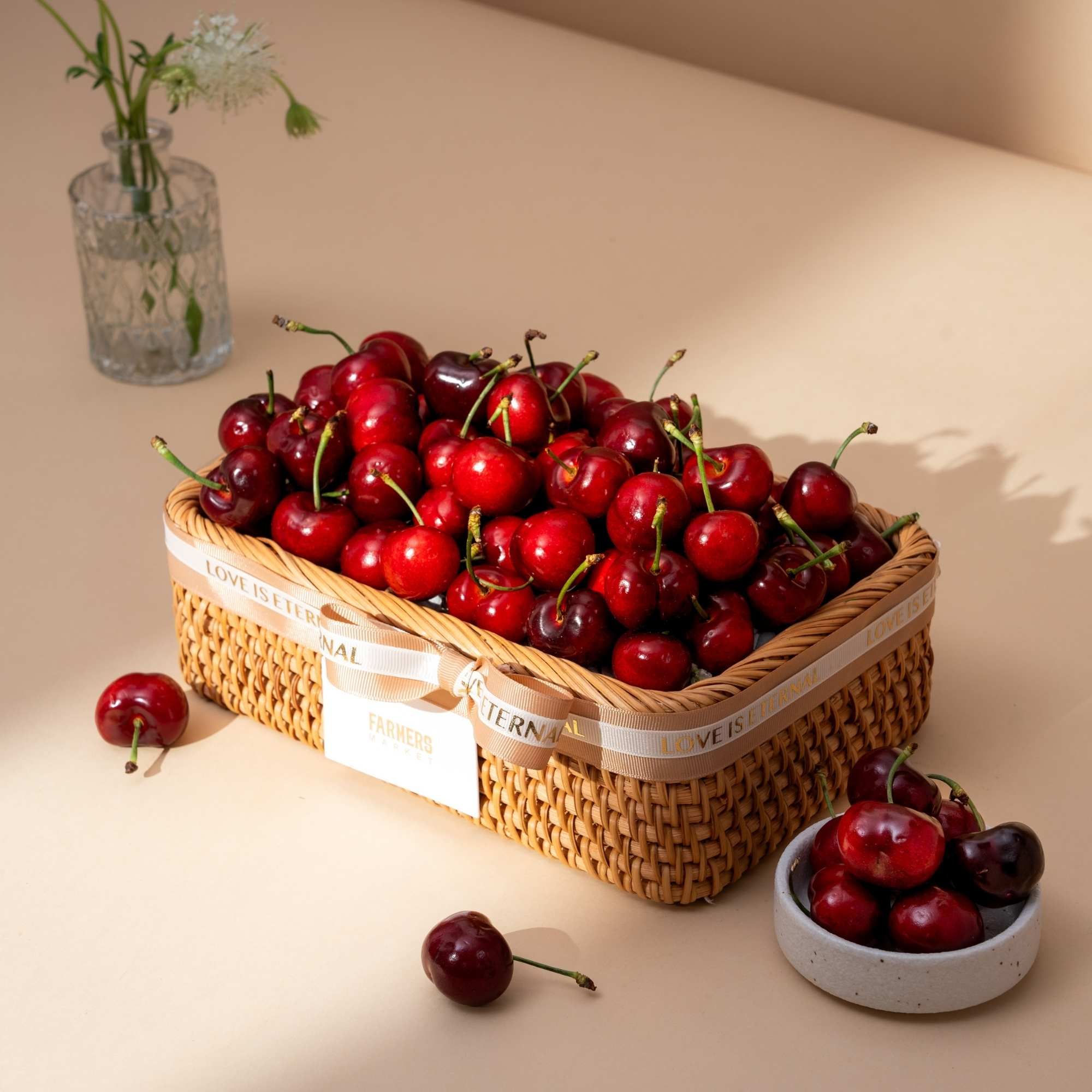  Giỏ quà Cherry đỏ thanh lịch - GIAO NỘI THÀNH TPHCM 