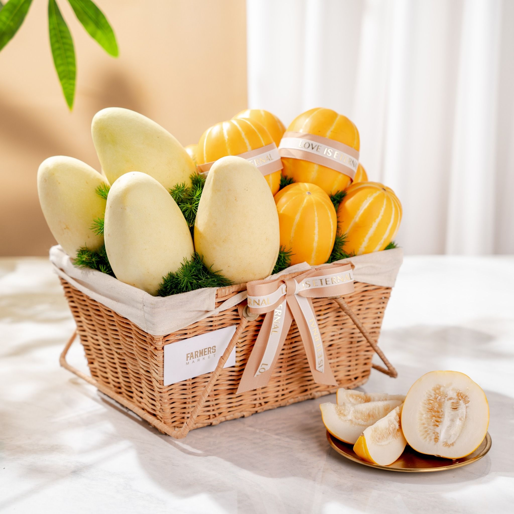  Giỏ Quà Dưa Lê Hàn Quốc và Xoài Cát Chu Thanh Lịch - GIAO NỘI THÀNH TPHCM 