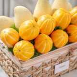  Giỏ Quà Dưa Lê Hàn Quốc Và Xoài Cát Chu Tone Kem Thanh Lịch - GIAO NỘI THÀNH TPHCM 