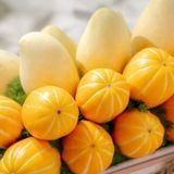  Giỏ Quà Dưa Lê Hàn Quốc Và Xoài Cát Chu Tone Kem Thanh Lịch - GIAO NỘI THÀNH TPHCM 