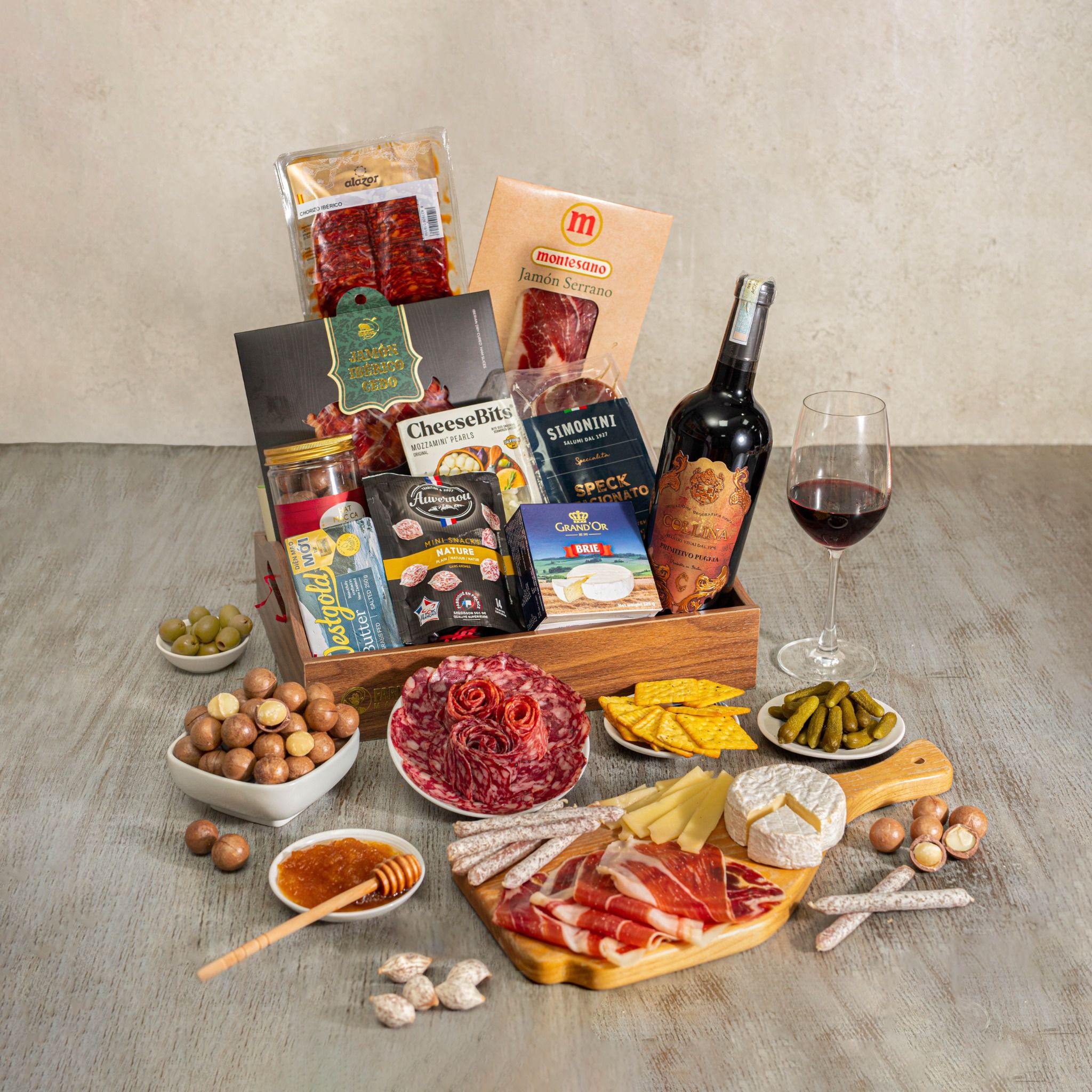  GIỎ QUÀ TẾT GOURMET DELIGHTS R.01- GIAO NỘI THÀNH TPHCM 