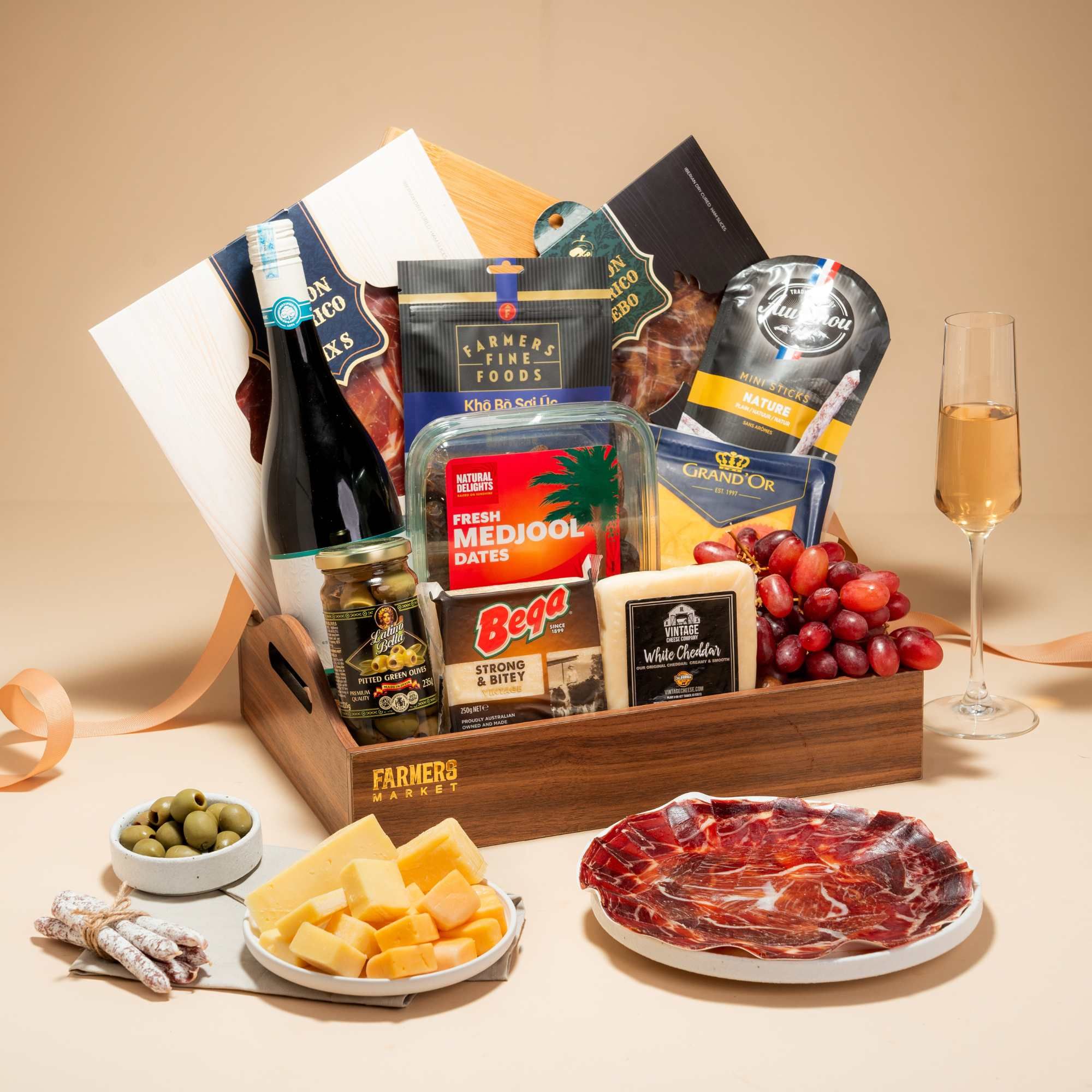 Gourmet Woodland Wine Set / Khay Thịt Nguội và Rượu Vang Sang Trọng 