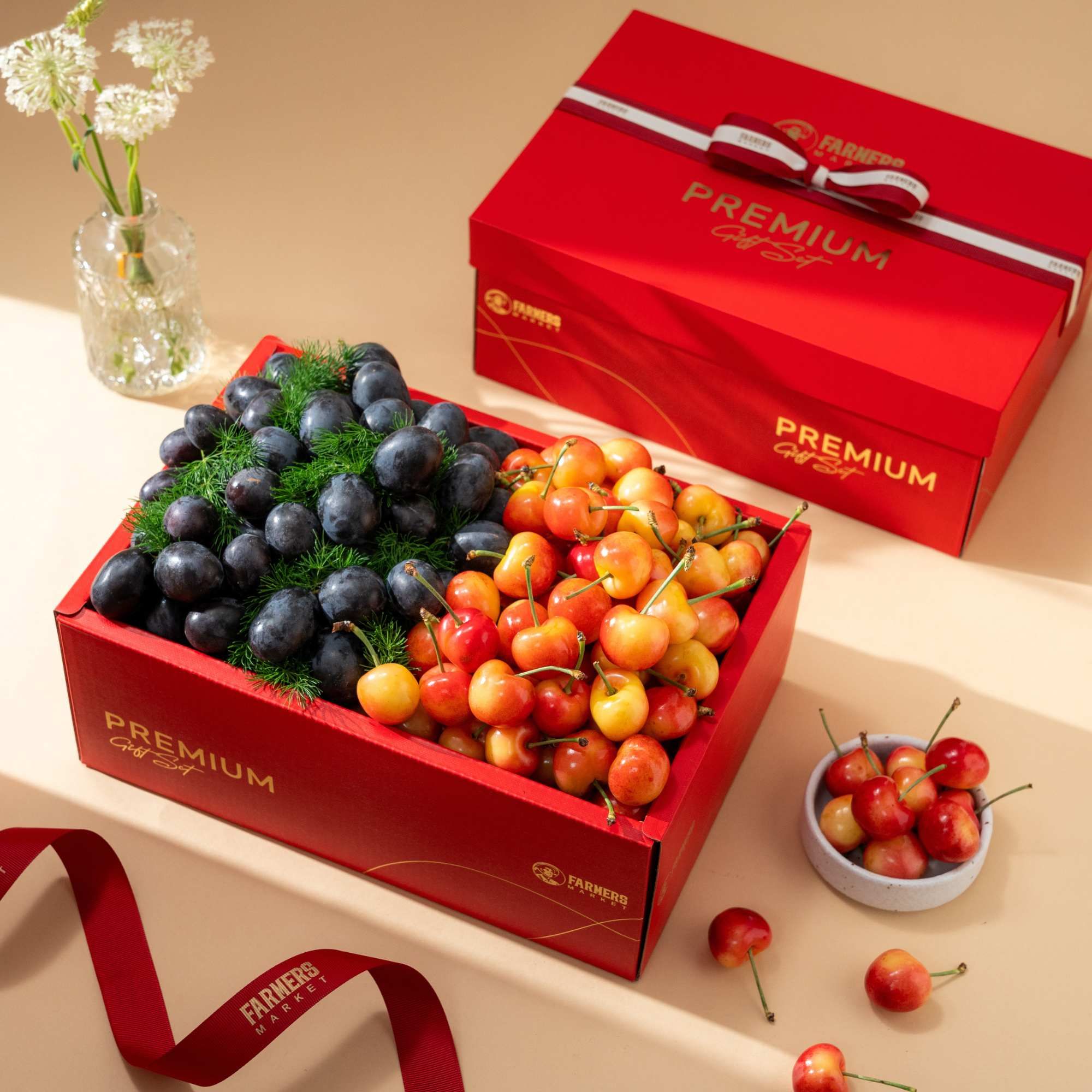  Hộp Quà Cherry Vàng và Nho Đen Tone Đỏ Thanh Lịch - GIAO HÀNG NỘI THÀNH HCM 