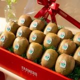  Hộp Quà Kiwi Xanh Tone Đỏ Tinh Tế - GIAO NỘI THÀNH TPHCM 