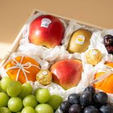  Hộp Quà Trái Cây Tươi Và Socola Tinh Tế - GIAO HÀNG NỘI THÀNH HCM 