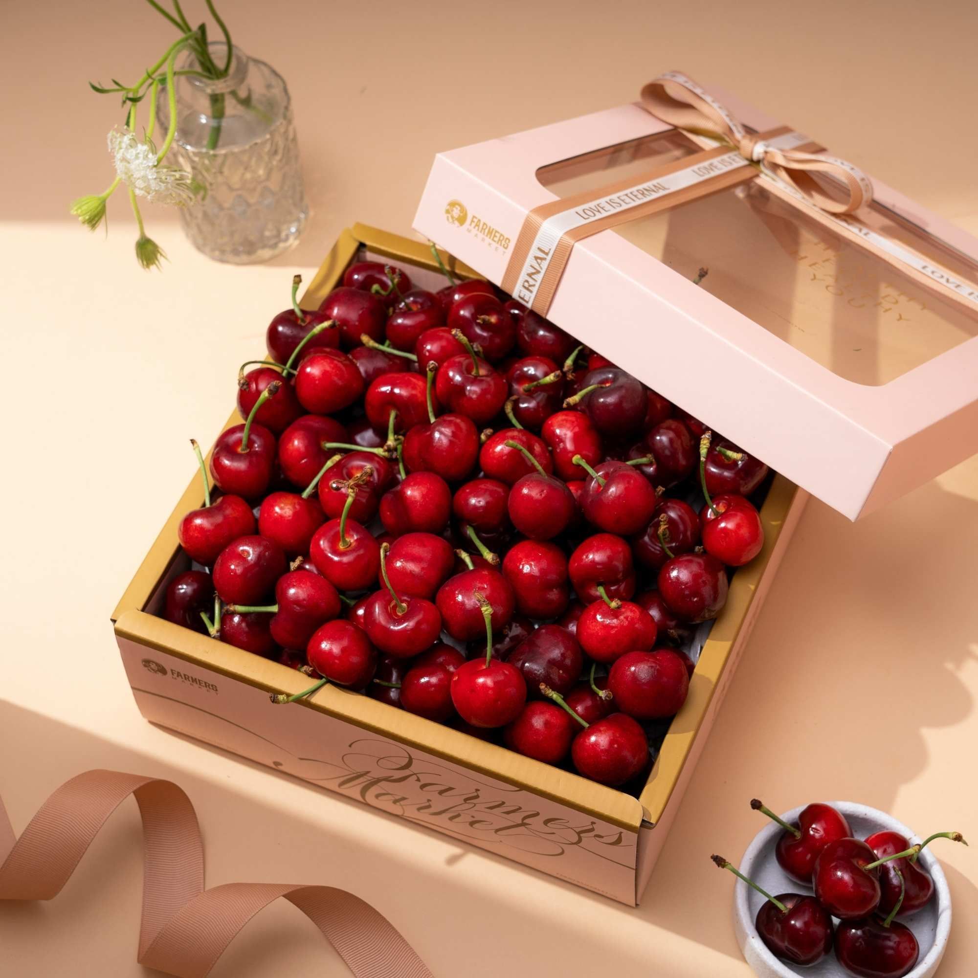  Hộp quà Cherry đỏ tone hồng thanh lịch - GIAO NỘI THÀNH TPHCM 