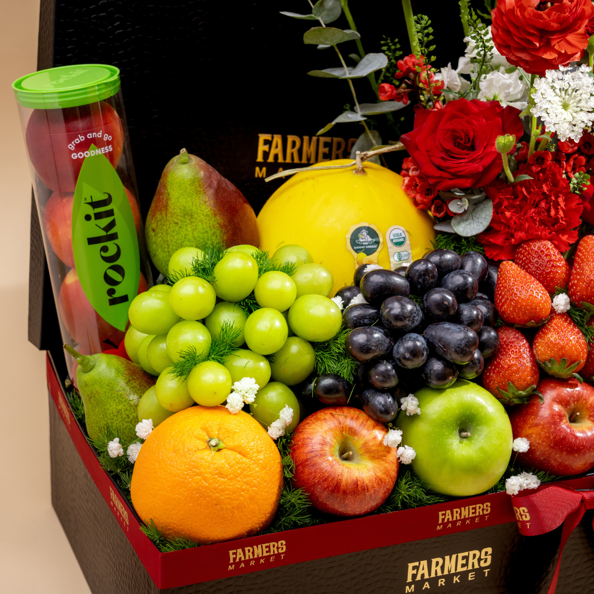  Hộp Quà Hoa Và Trái Cây Tone Đen Đỏ Thanh Lịch  - GIAO NỘI THÀNH TPHCM 