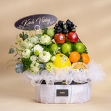  Giỏ Trái Cây Tươi Và Sen Trắng Thanh Lịch - GIAO NỘI THÀNH TPHCM 