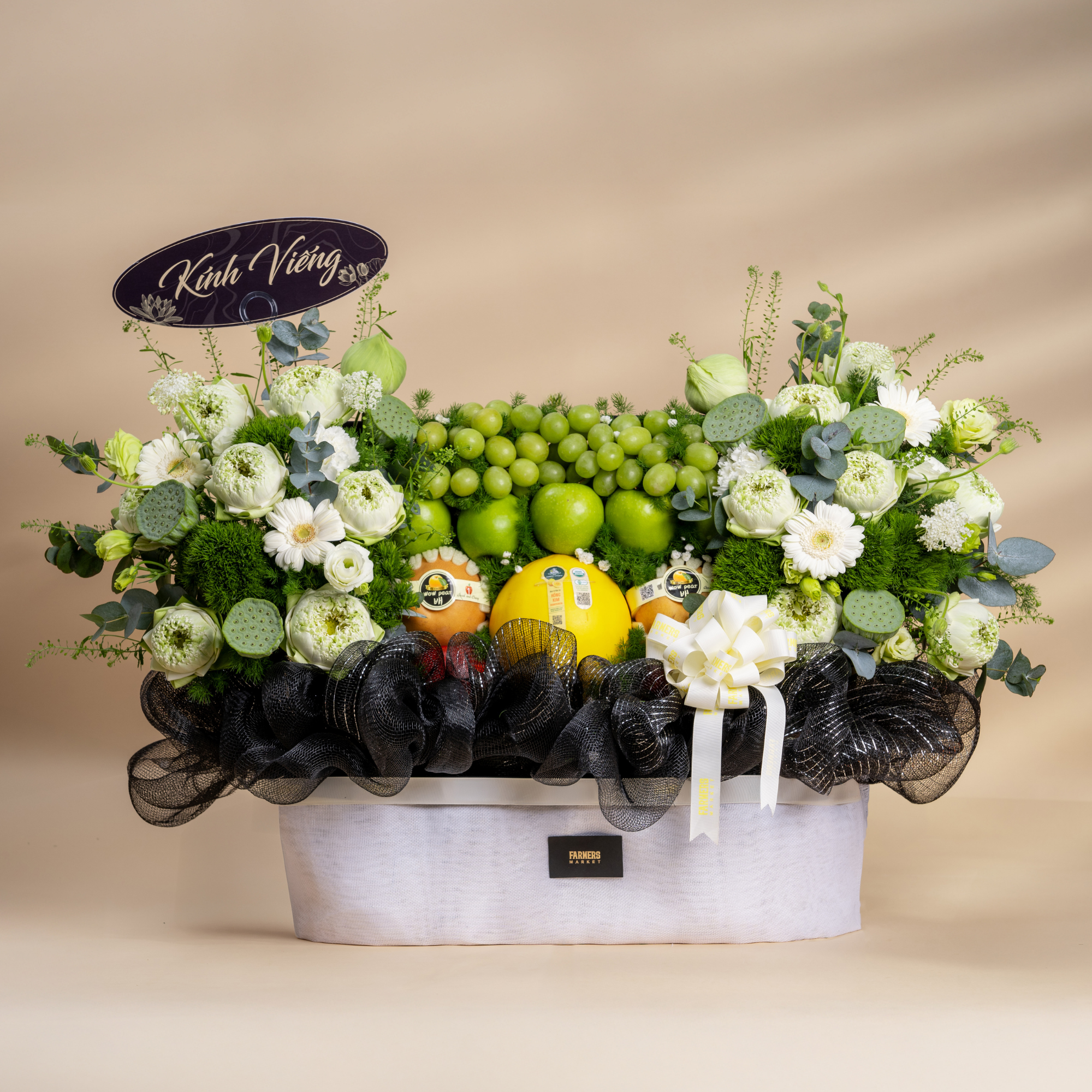  Giỏ Trái Cây Và Hoa Sen Trắng Sang Trọng - GIAO NỘI THÀNH TPHCM 