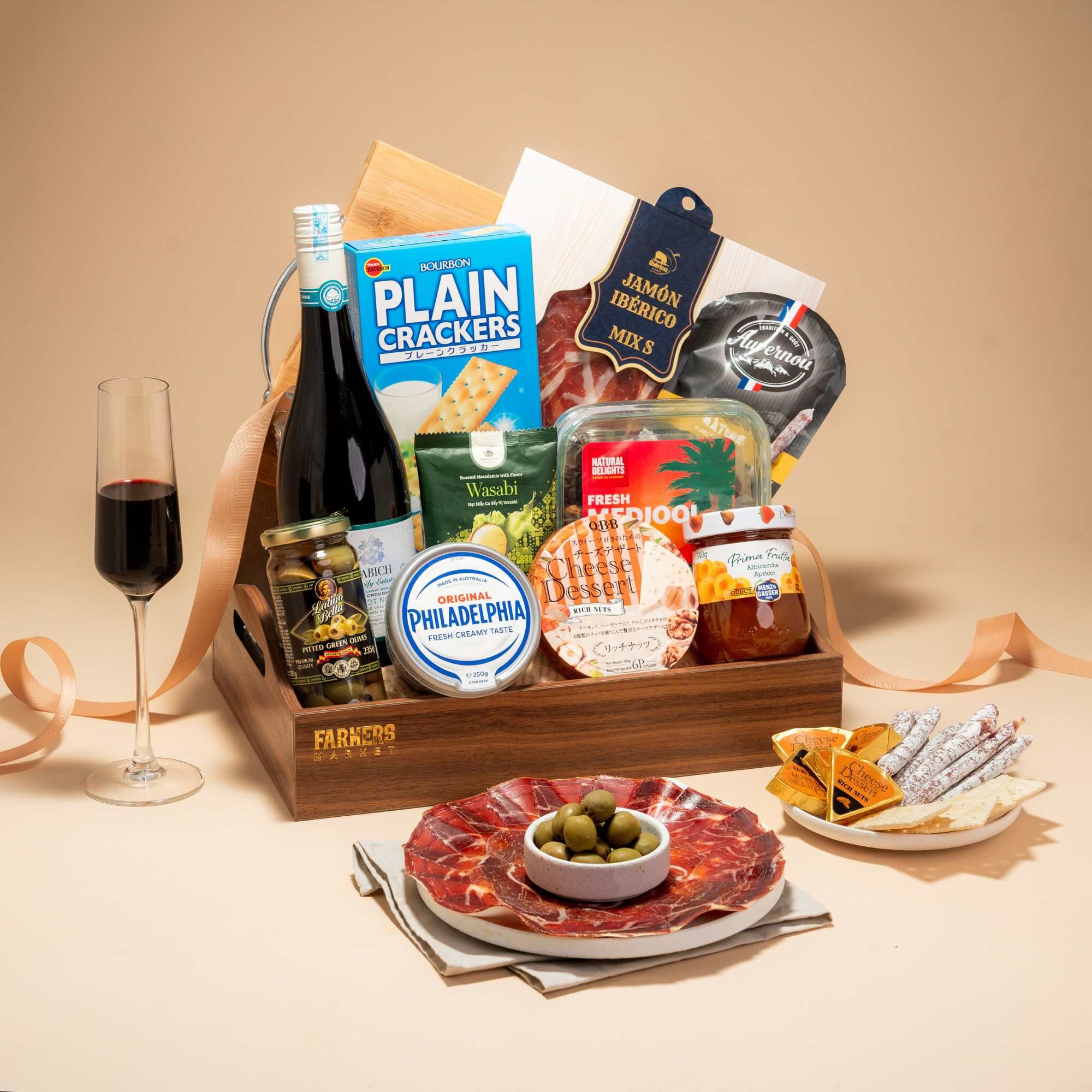  Sip & Savor Wooden Tray / Khay Thịt Nguội và Rượu Vang Thượng Hạng 