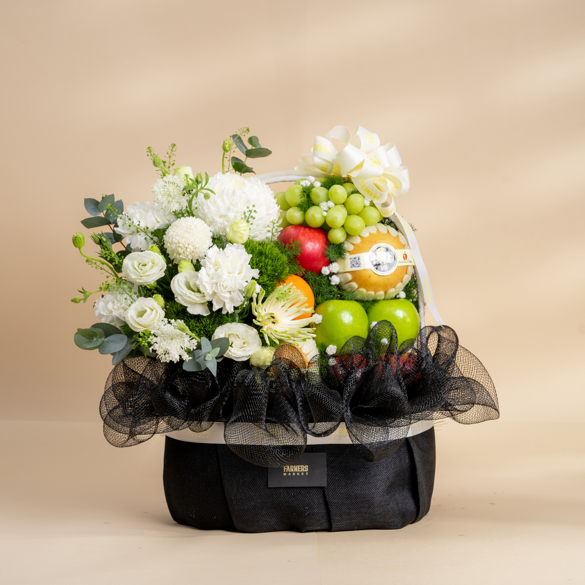  Giỏ Trái Cây Và Cúc Mẫu Đơn Tone Trắng Thanh Lịch - GIAO NỘI THÀNH TPHCM 