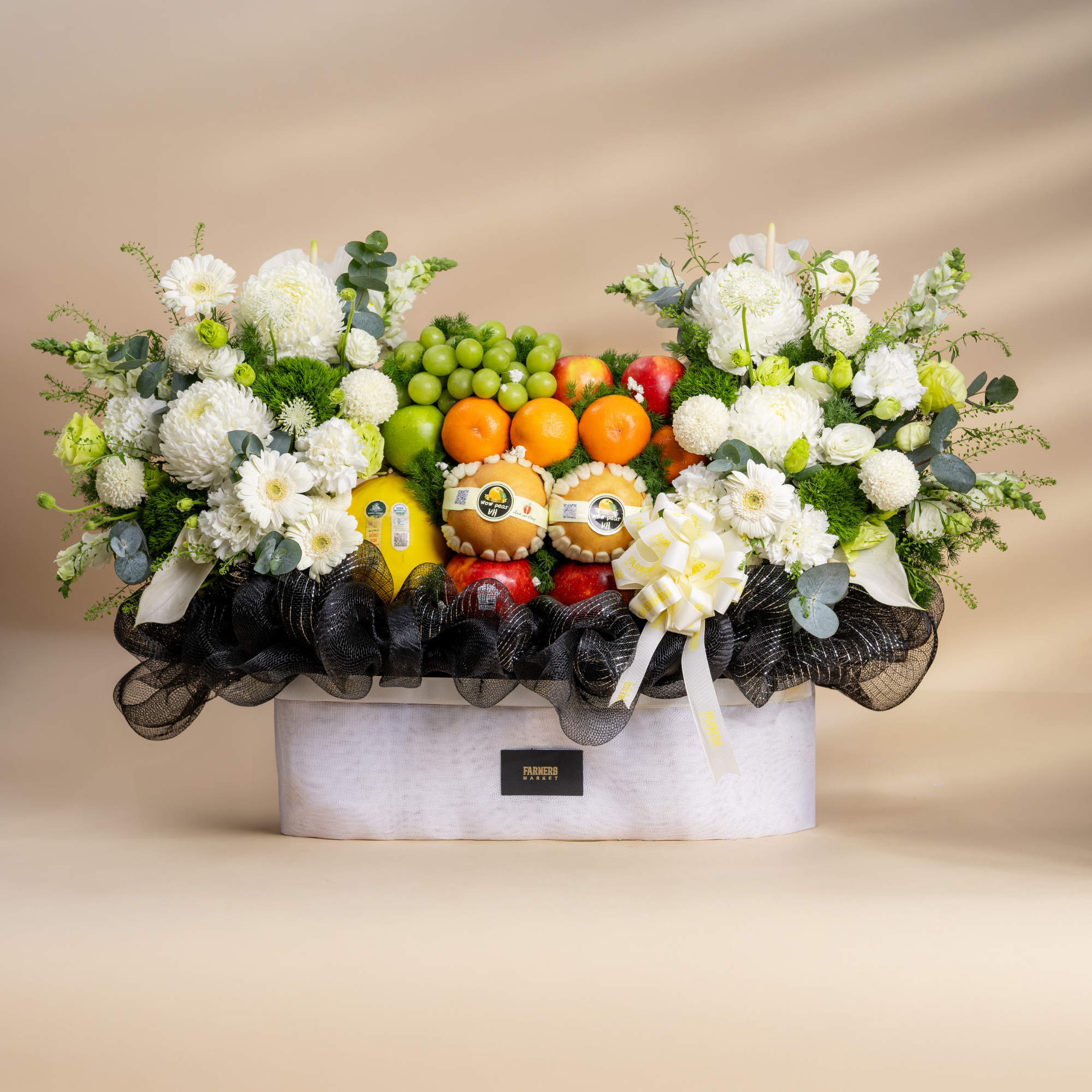  Giỏ Trái Cây Và Cúc Mẫu Đơn Trắng Sang Trọng - GIAO NỘI THÀNH TPHCM 