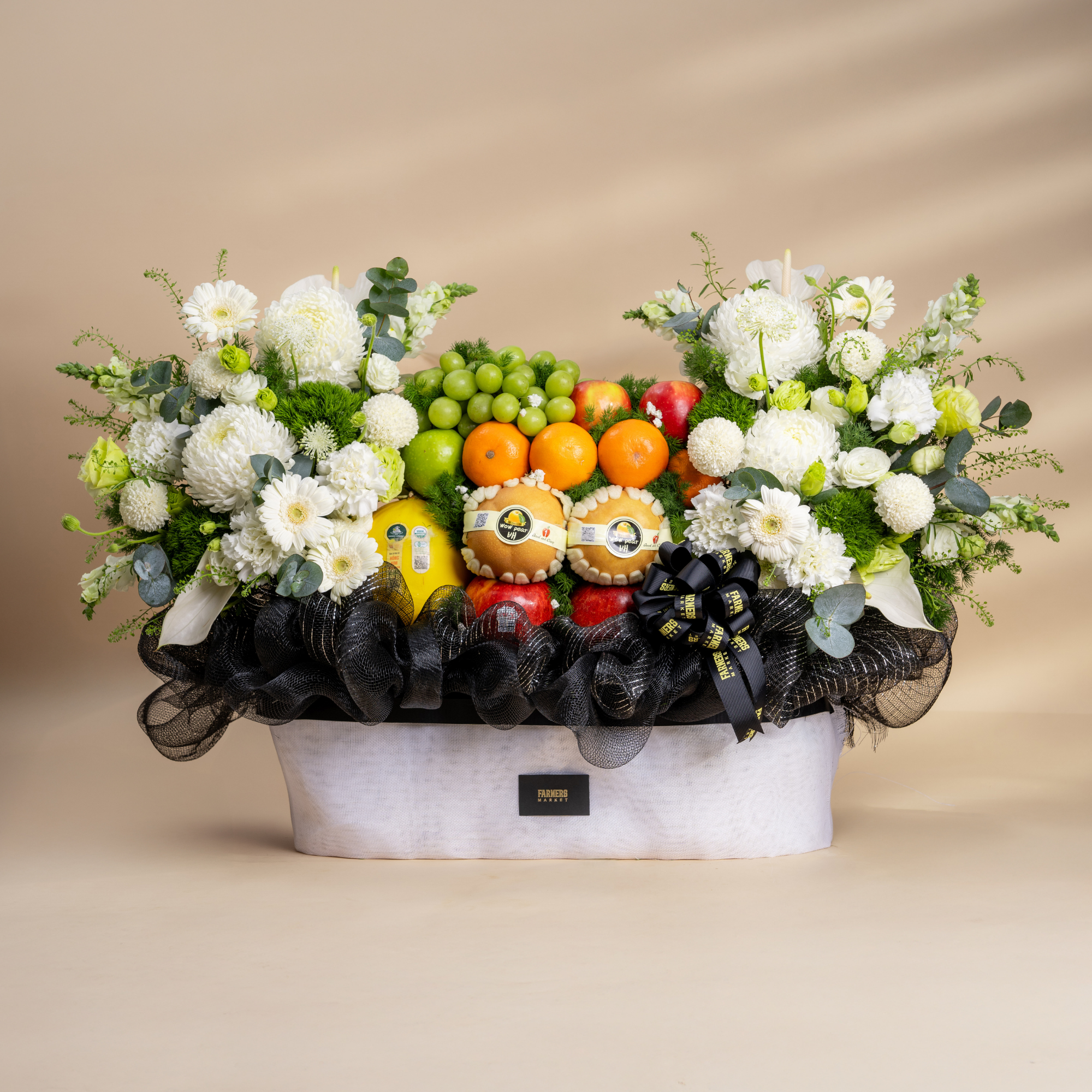  Giỏ Trái Cây Và Cúc Mẫu Đơn Trắng Sang Trọng - GIAO NỘI THÀNH TPHCM 