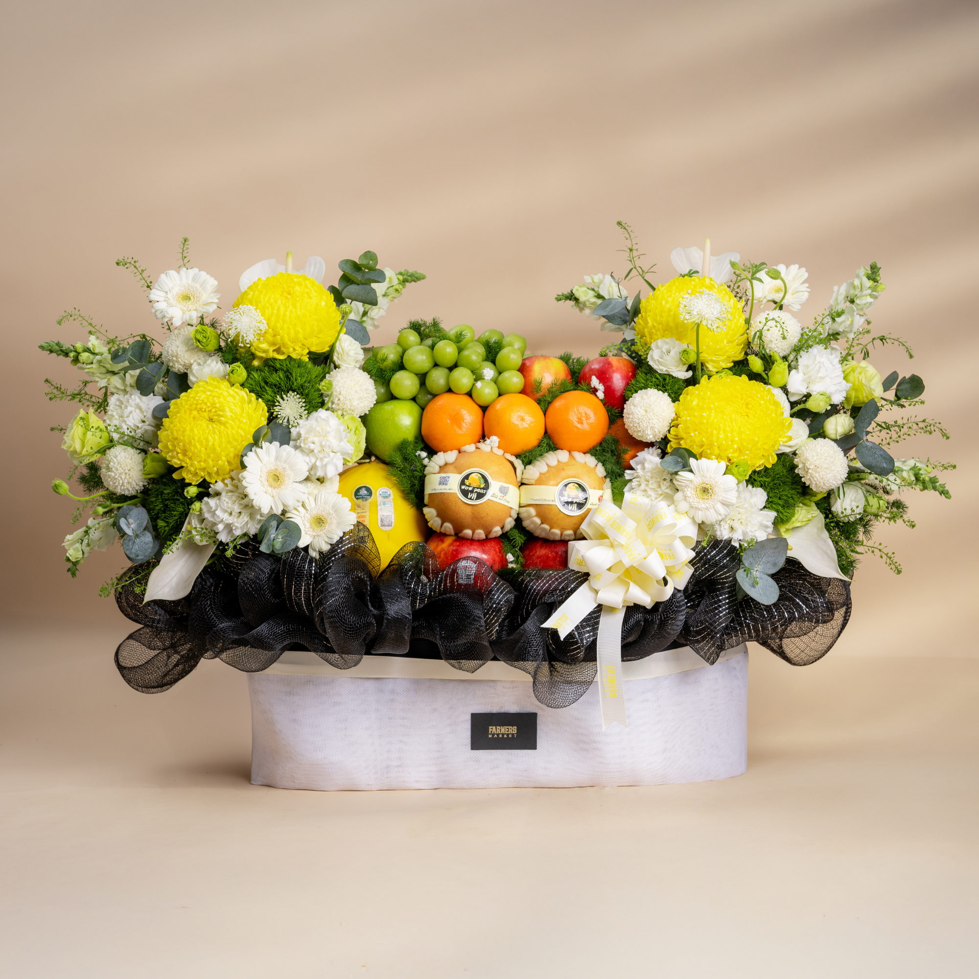  Giỏ Trái Cây Và Cúc Mẫu Đơn Vàng Sang Trọng - GIAO NỘI THÀNH TPHCM 