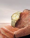 ĐỒNG HỒ TOPHILL TW095G. S2238 Nam dây thép 316L Máy automatic Kính sapphire 5ATM