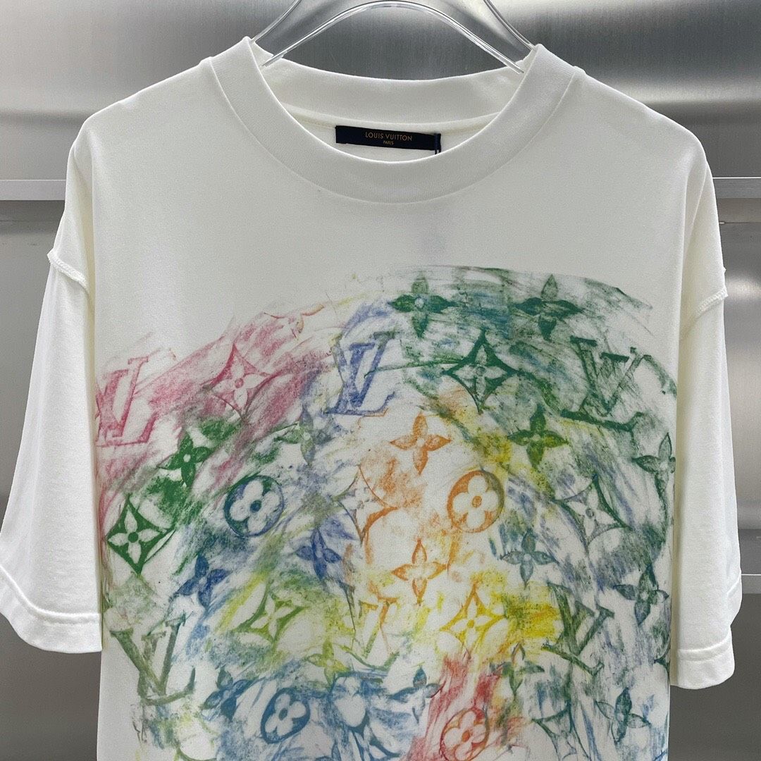 LOUIS VUITTON 1A8GUS FRONT PRINTED PASTEL MONOGRAM T-SHIRT