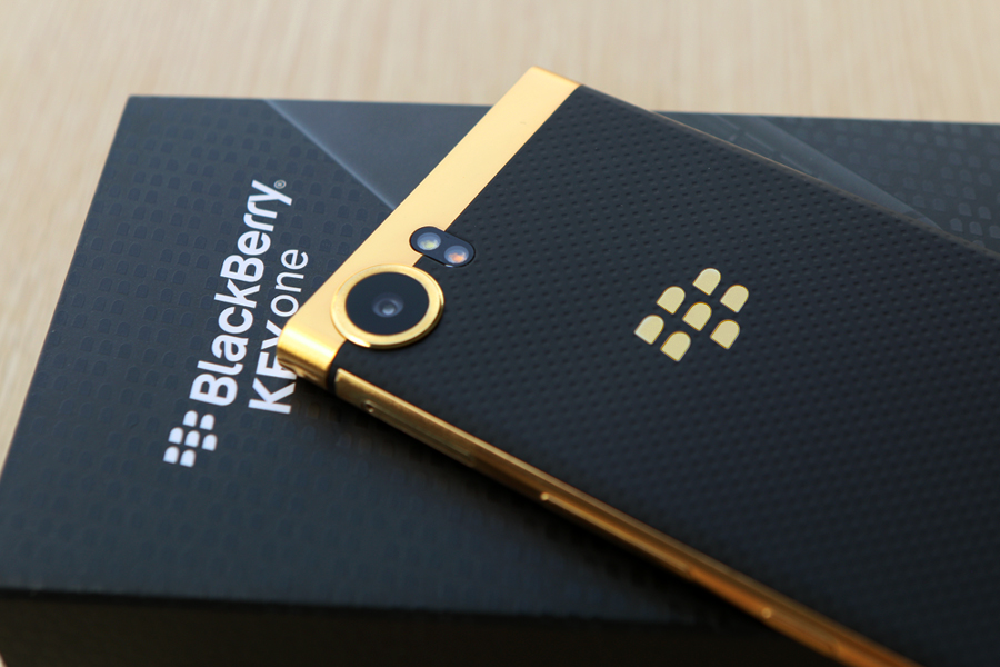 blackberry keyone ma vang 24k, Giá dịch vụ mạ vàng cho BlackBerry KeyOne