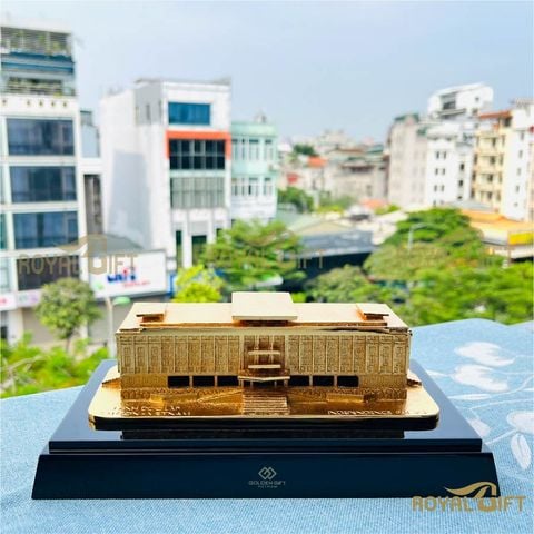 Mô Hình Dinh Độc Lập Mạ Vàng