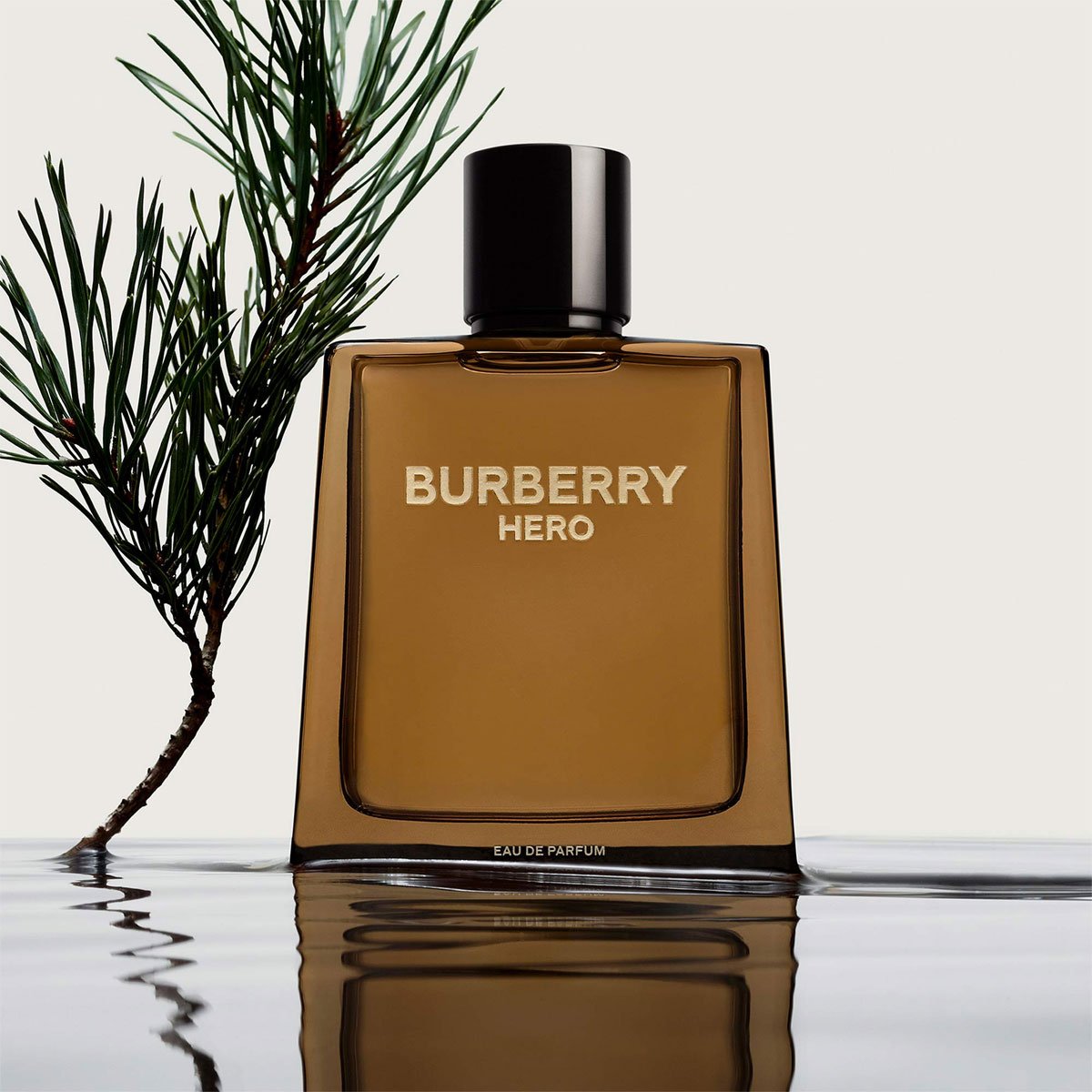 BURBERRY HERO: La fragancia que encarna la valentía moderna - BURBERRY HERO