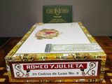 Romeo Y Julieta Cedros de Luxe NO.3 (Giá: Liên hệ)