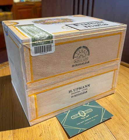 H.upmann Regalias -5s ( Giá: Liên hệ)