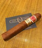 ROMEO Y JULIETA SHORT CHURCHILL-25s(Giá: Liên hệ)