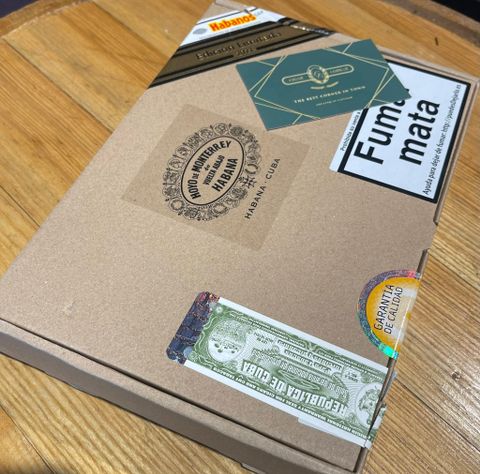 Hoyo de Monterrey  No.4 Edición Limitada 2021 -10s (Giá: Liên hệ)