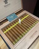 Trinidad Robusto Extras Travel Humidor ( Giá: Liên hê)