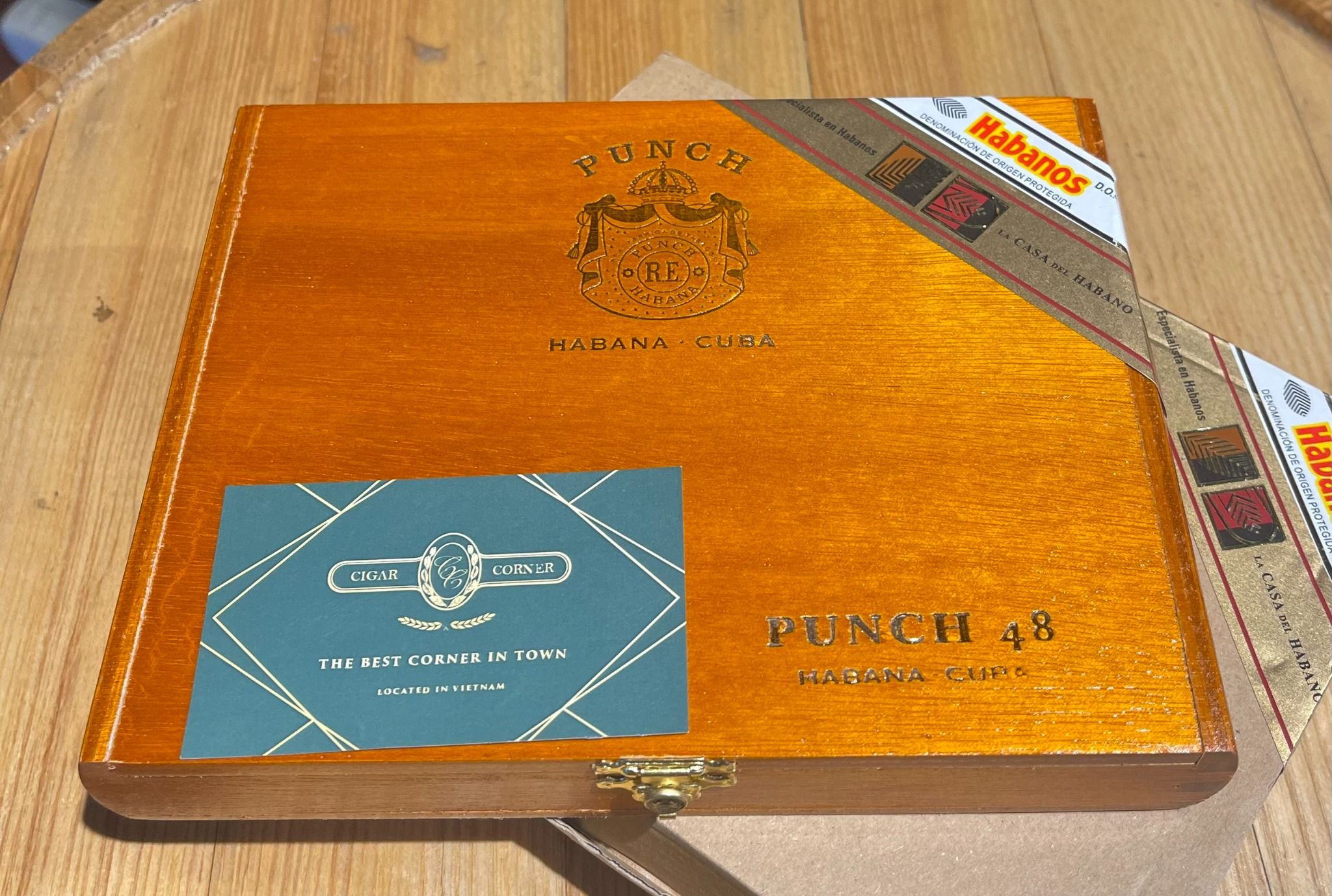 Punch 48 LCDH Cigar Corner