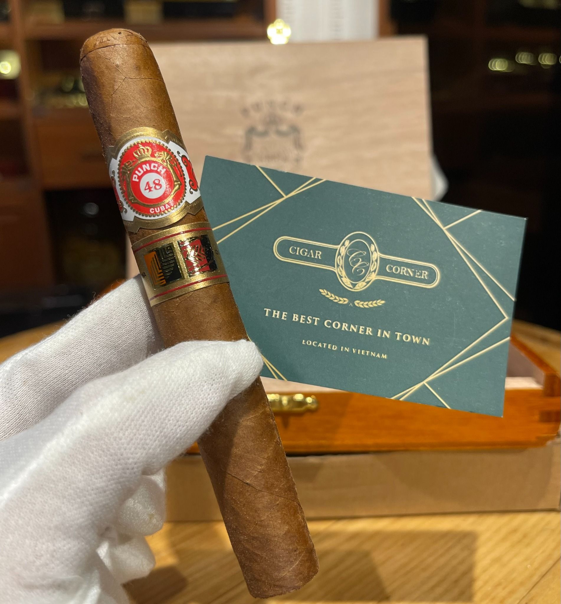 Punch 48 LCDH Cigar Corner