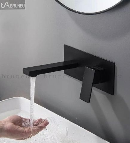 Vòi lavabo âm tường màu đen K800B