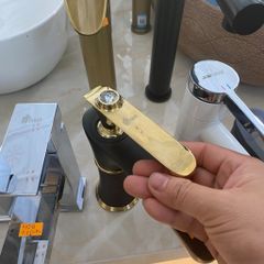 Vòi Lavabo Đen Vàng V-3002