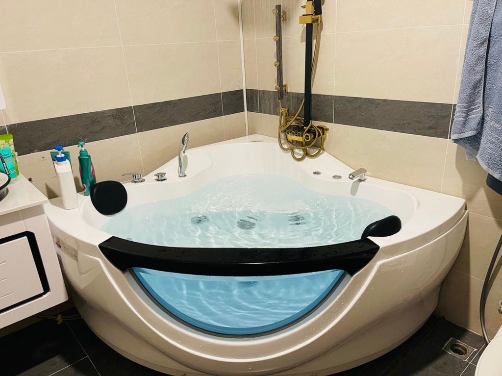 Bồn Tắm Góc Sục Thủy Lực Kép 3002
