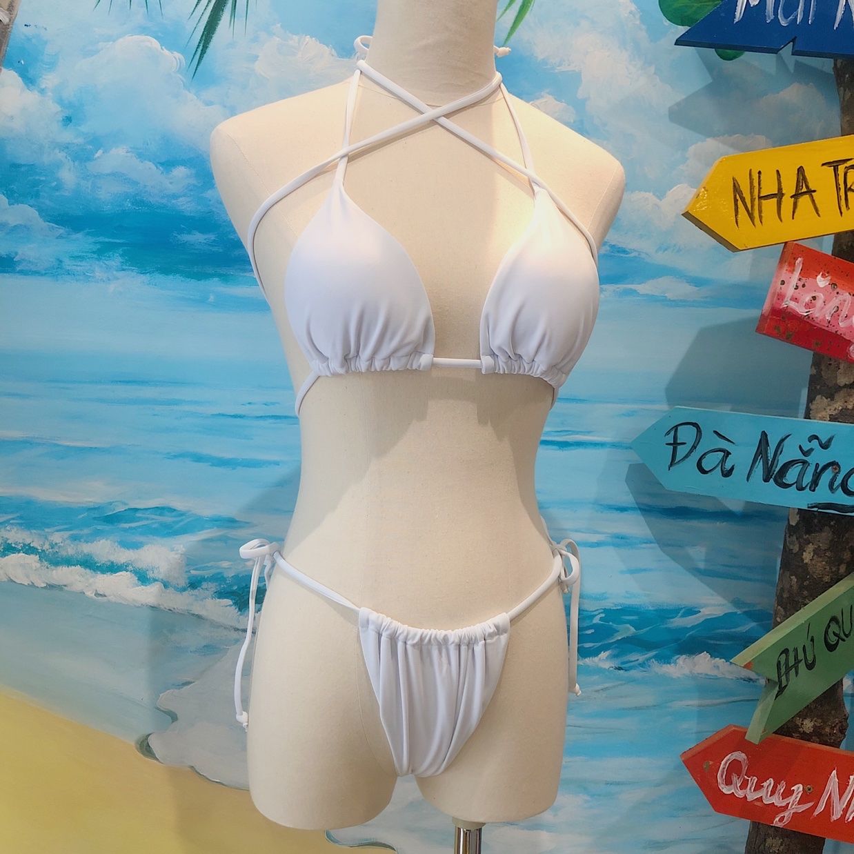  2BN51 - bikini áo tam giác quần lọt khe 